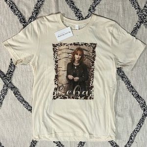 Bella Canvas size M Reba tee New with Tag